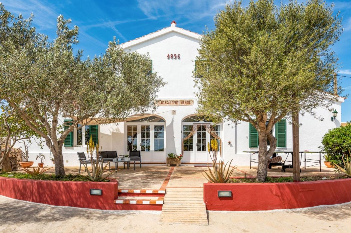 Front entrance of Finca Llucasaldent Menor