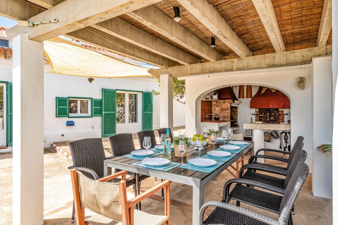 Covered outdoor dining area at Finca Llucasaldent Menor